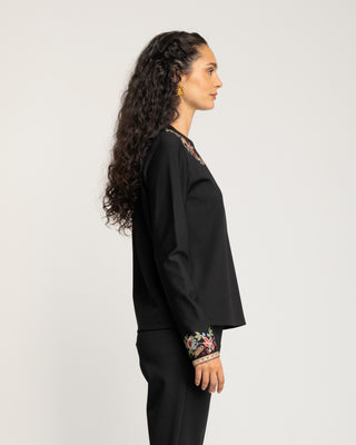 Camisa negra bordados Caprise