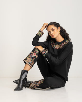 Camisa negra bordados Caprise