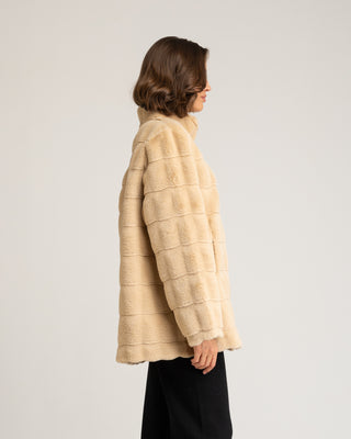 Chaqueta pelo sintético beige Celestia