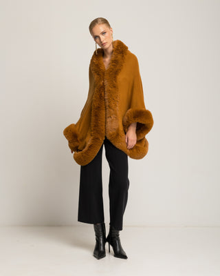 Poncho negro Irina