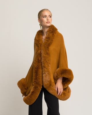 Poncho negro Irina