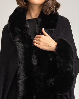 Poncho negro Irina