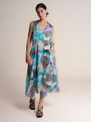 Vestido midi con solapa y escote pico cruzado
