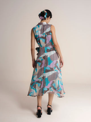 Vestido midi con solapa y escote pico cruzado