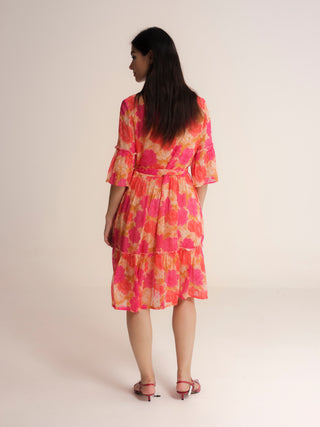 Vestido corto con cuello pico manga amplia