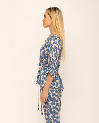 Blusa con cuello barco