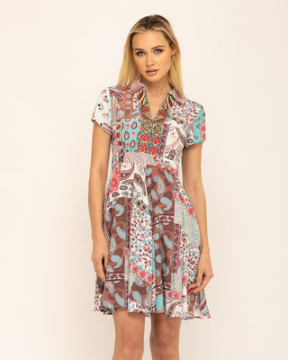 Vestido corto con cuello solapa y escote pico