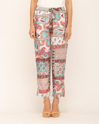 Pantalón con cintura elástica con bolsillos