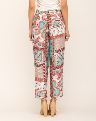 Pantalón con cintura elástica con bolsillos