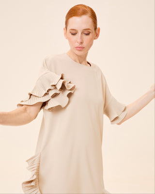 Vestido corto Esme con escote redondo y volantes plisados