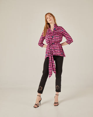 Blusa de cuello mao y cinturón lazada