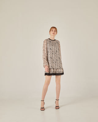 Vestido mini con flores y volantes