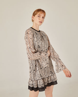 Vestido mini con flores y volantes
