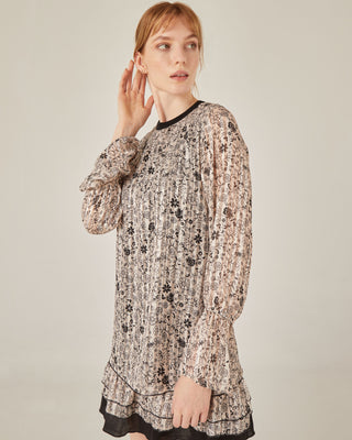 Vestido mini con flores y volantes