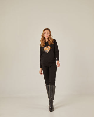 Sudadera con bordado frontal