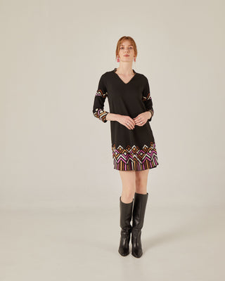 Vestido corto con bordado zig zag
