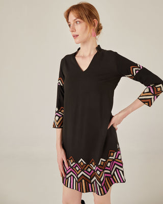 Vestido corto con bordado zig zag