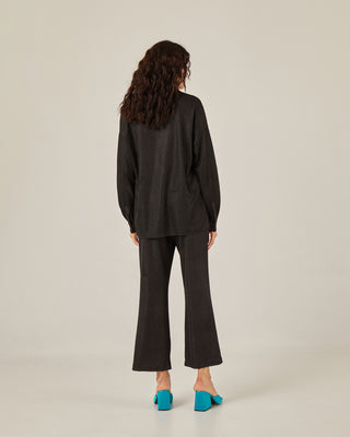 Blusa oversize con cuello y manga larga