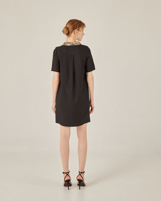 Vestido corto con bordado