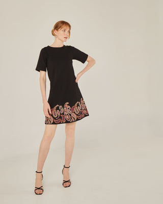 Vestido corto con bordado
