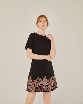 Vestido corto con bordado