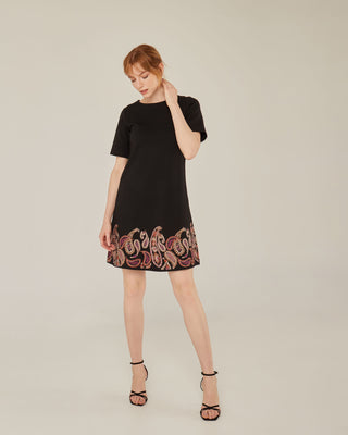 Vestido corto con bordado
