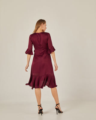 Vestido midi cruzado con volante