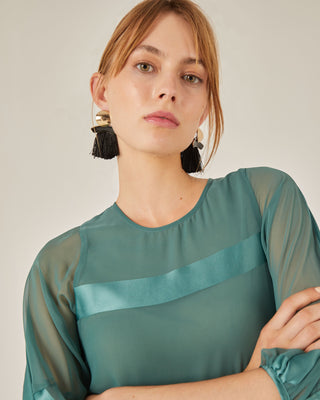 Vestido corto silueta en A con cinturón