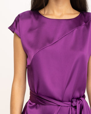 Blusa con cortes y fajín
