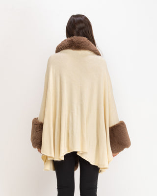 Poncho con capa