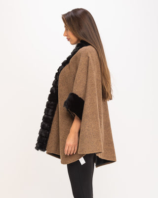 Poncho escote en pico