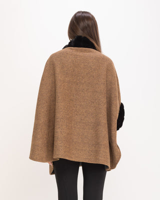 Poncho escote en pico