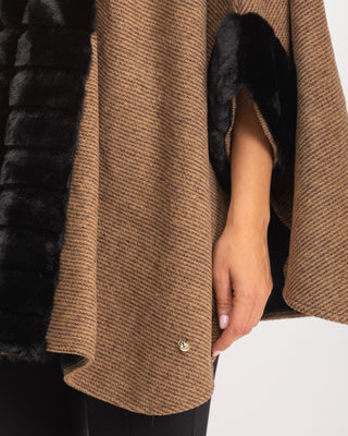 Poncho escote en pico