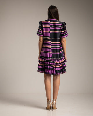 Vestido corto con volantes