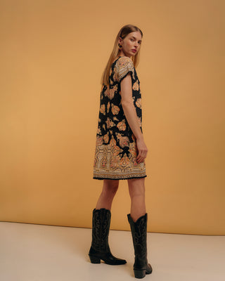 Vestido corto manga corta