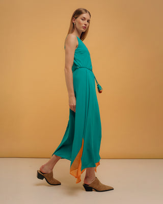 Vestido largo con volantes contraste