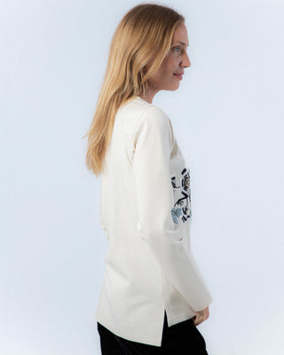 Camiseta bordada de flores 