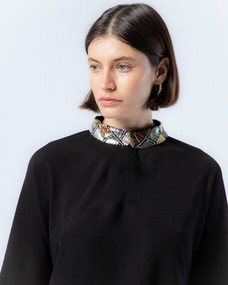 Blusa negra con lentejuelas