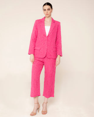 Fotografía destacada de blazer rosa fucsia dory