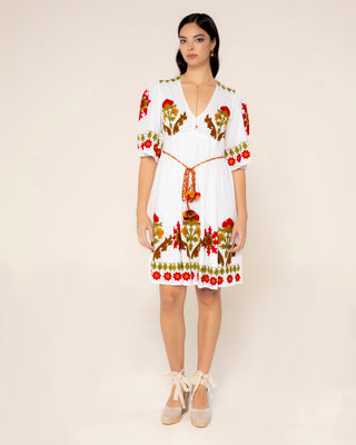 Vista destacada de vestido corto blanco boho penelope