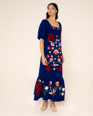 Fotografía destacada de vestido estampado flores nina