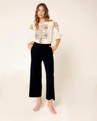Fotografía destacada de pantalón de punto negro selena