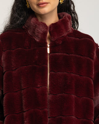 Chaqueta de pelo sintético granate Celestia