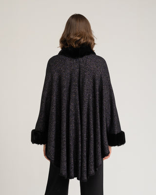 Poncho con ribete negro Loren