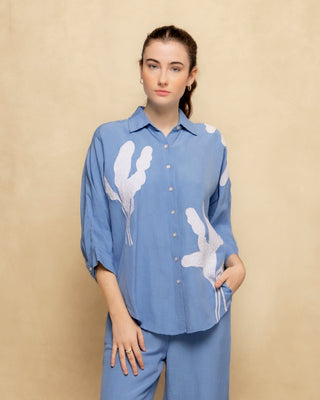camisa azul bordado 3