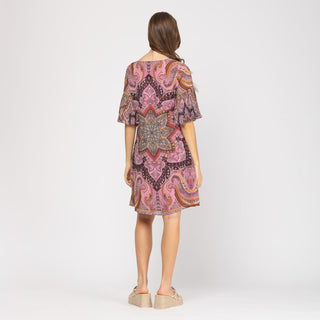 Vestido corto con una ligera silueta acampanada