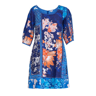 Vestido corto con cuello redondo