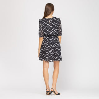 Vestido corto de cuello redondo