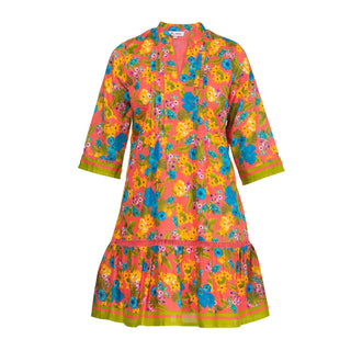 Vestido corto con frontal plisado y dobladillo con volantes