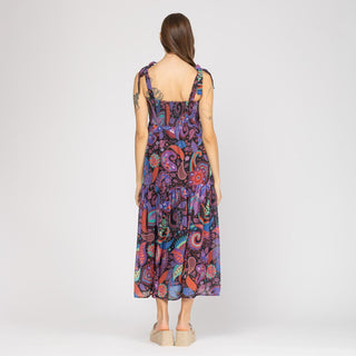 Vestido largo con evasé de paneles